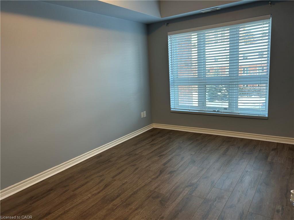 302-155 Water Street S, Cambridge, ON - Indoor Photo Showing Other Room