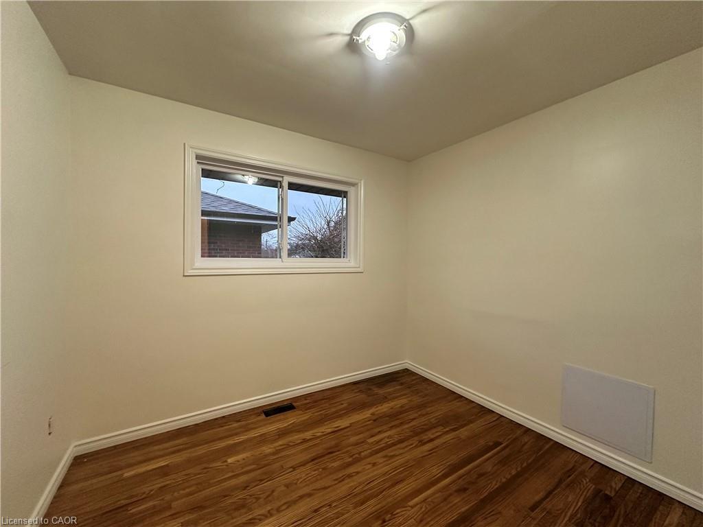 Upper-10 Glenellen Drive, St. Catharines, ON - Indoor Photo Showing Other Room