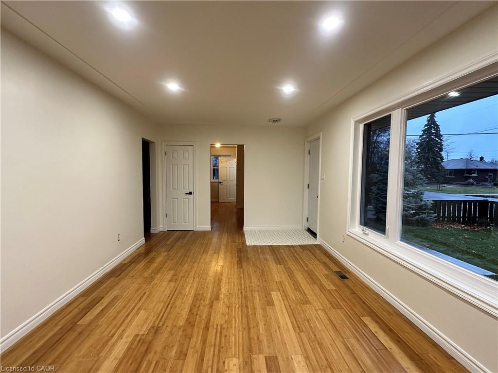 Upper-10 Glenellen Drive, St. Catharines, ON - Indoor Photo Showing Other Room