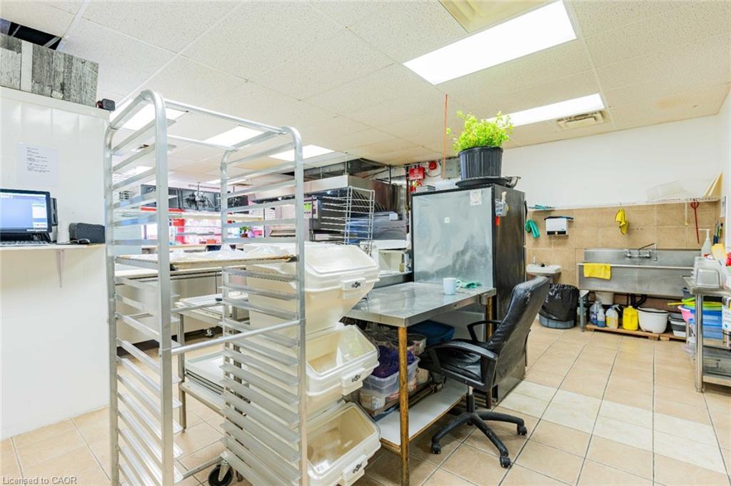 6-112 Oriole Parkway W, Elmira, ON