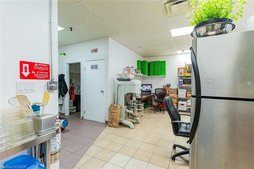 6-112 Oriole Parkway W, Elmira, ON