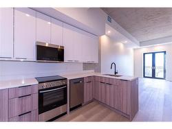 604-169 James Street S Hamilton, ON L8P 3A3