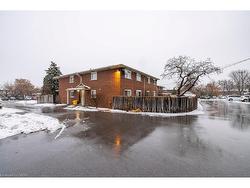 8-2079 Meadowbrook Road Burlington, ON L7P 2A5