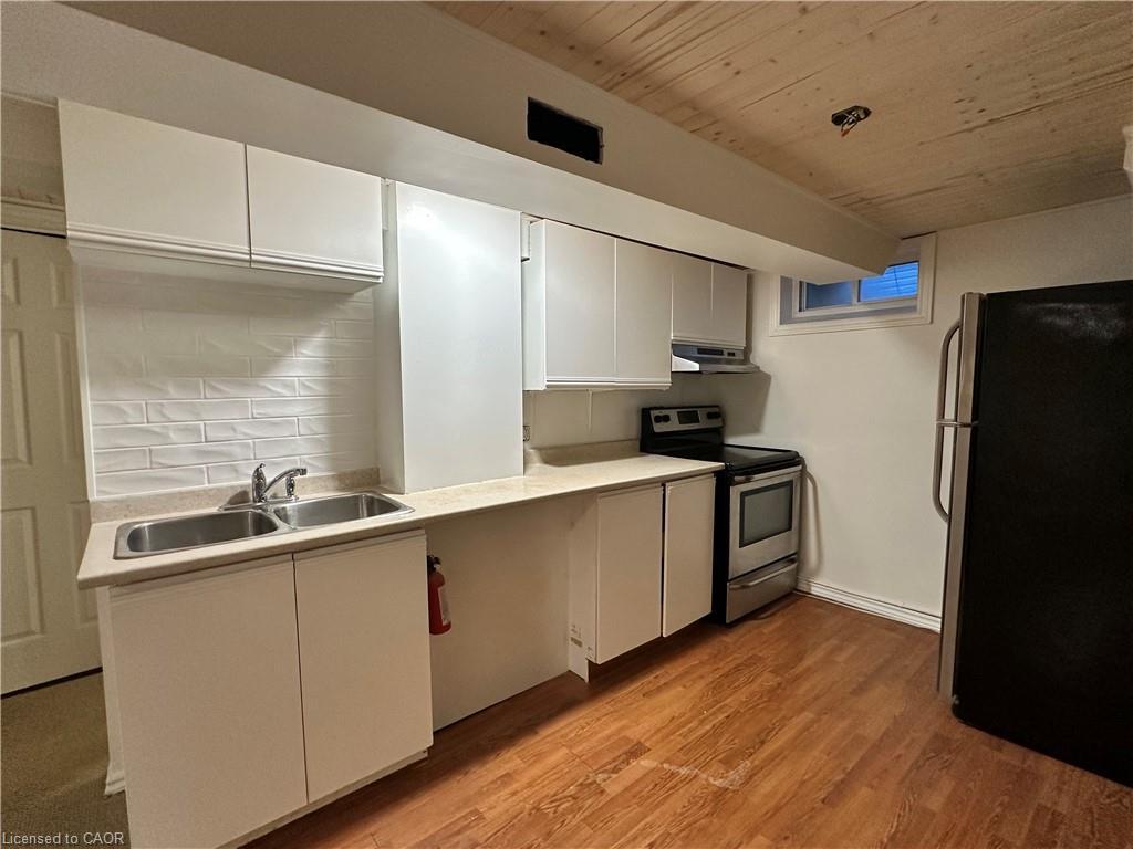 Lower-10 Glenellen Drive, St. Catharines, ON - Indoor Photo Showing Kitchen With Double Sink