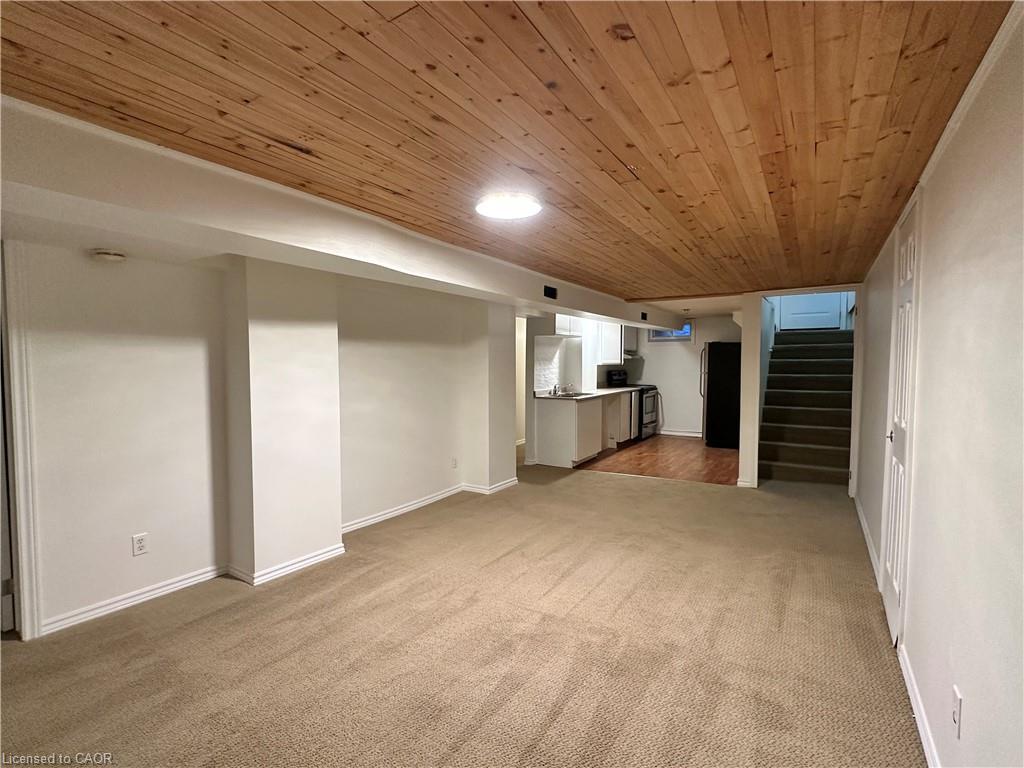 Lower-10 Glenellen Drive, St. Catharines, ON - Indoor Photo Showing Other Room