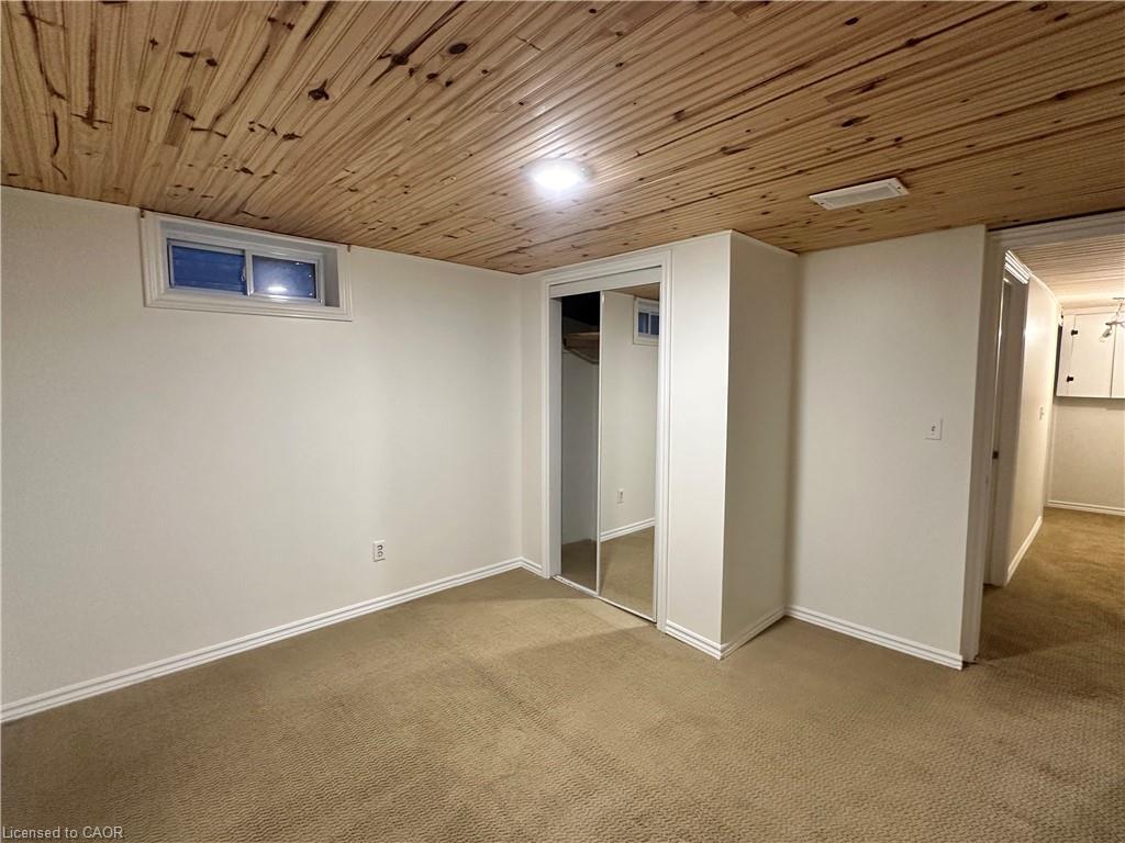 Lower-10 Glenellen Drive, St. Catharines, ON - Indoor Photo Showing Other Room