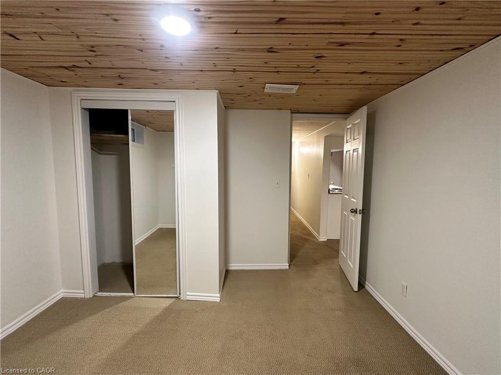Lower-10 Glenellen Drive, St. Catharines, ON - Indoor Photo Showing Other Room