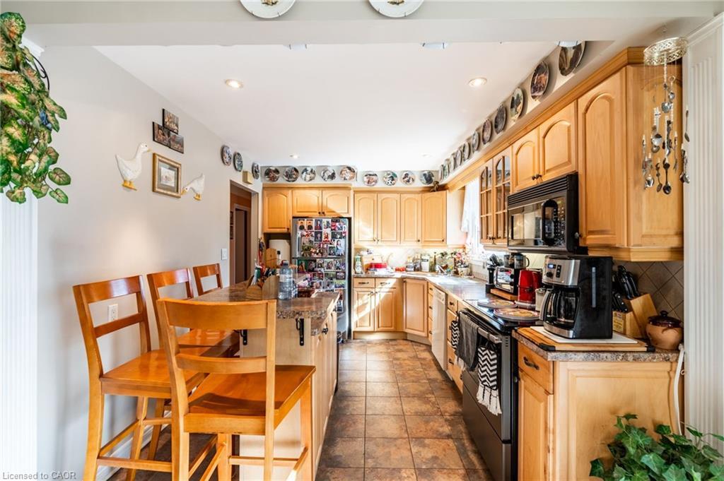 75 Hanover Place, Hamilton, ON - Indoor Photo Showing Kitchen