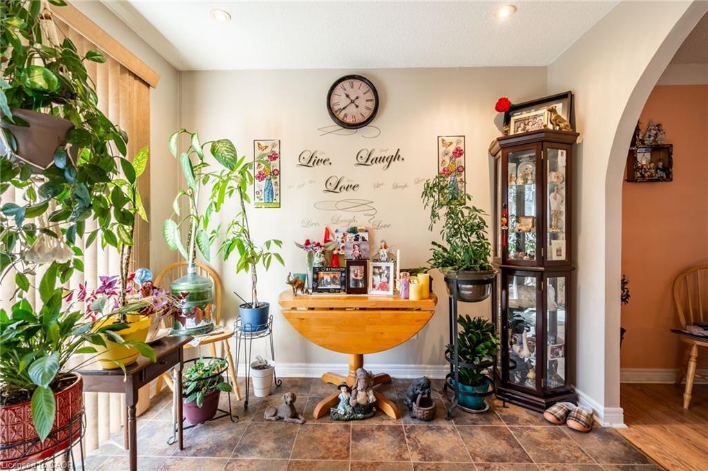 75 Hanover Place, Hamilton, ON - Indoor Photo Showing Other Room