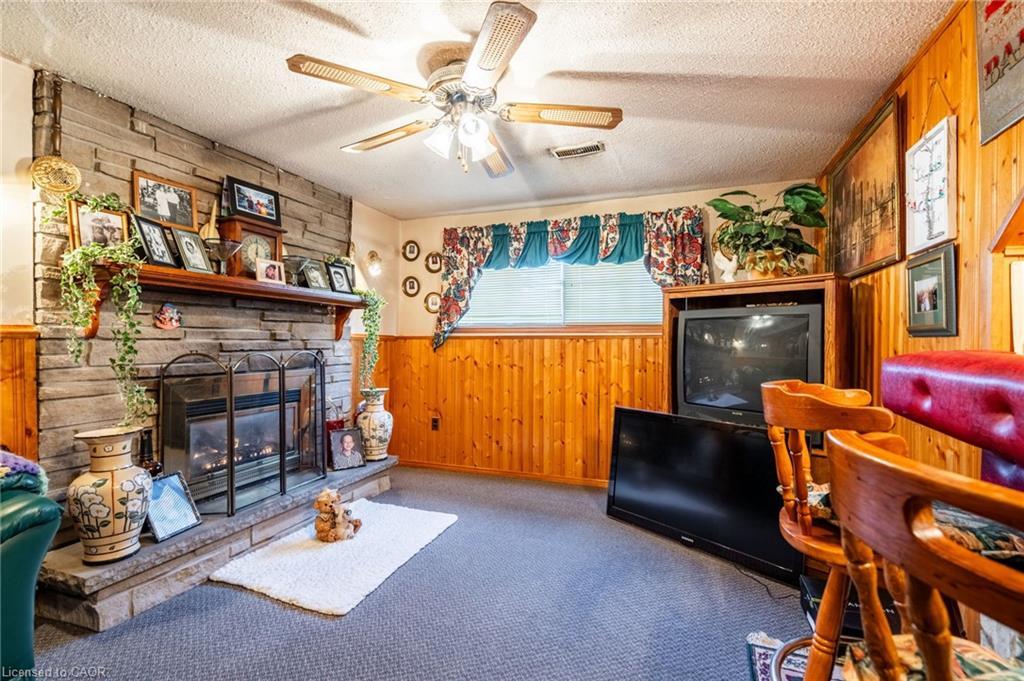 75 Hanover Place, Hamilton, ON - Indoor With Fireplace