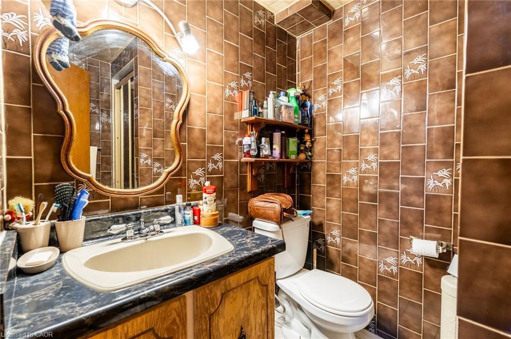 75 Hanover Place, Hamilton, ON - Indoor Photo Showing Bathroom