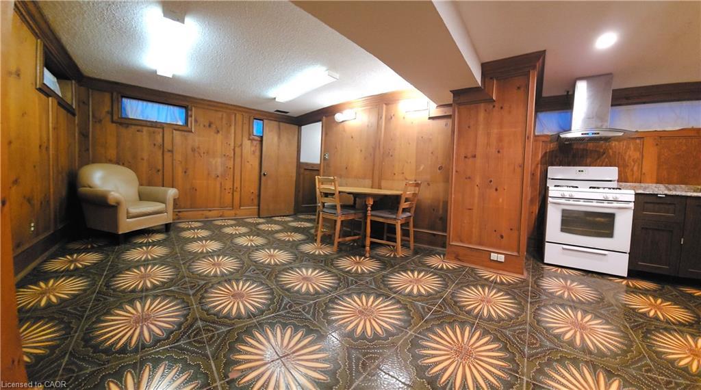 730 Garth Street, Hamilton, ON - Indoor Photo Showing Kitchen