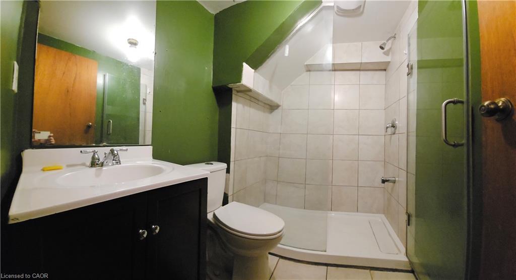 730 Garth Street, Hamilton, ON - Indoor Photo Showing Bathroom