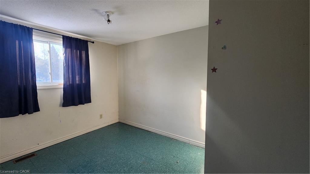 57-59 Oakwood Avenue, Simcoe, ON - Indoor Photo Showing Other Room