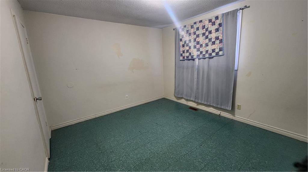 57-59 Oakwood Avenue, Simcoe, ON - Indoor Photo Showing Other Room