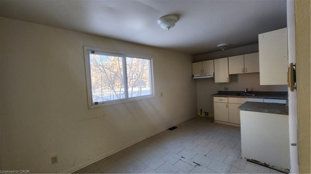 57-59 Oakwood Avenue, Simcoe, ON - Indoor