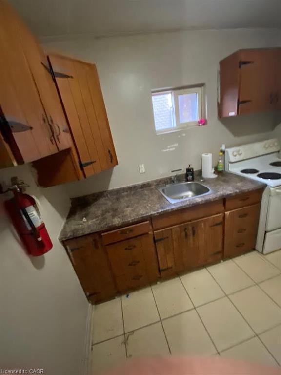 2-608 King Street E, Hamilton, ON - Indoor Photo Showing Kitchen