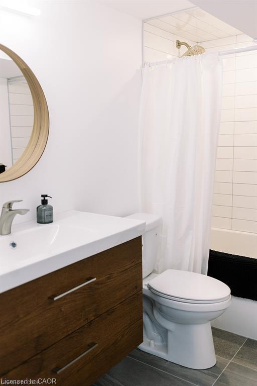 B-261 Belmont Avenue W, Kitchener, ON - Indoor Photo Showing Bathroom