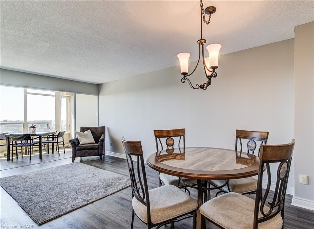2203-6 Willow Street, Waterloo, ON - Indoor Photo Showing Dining Room
