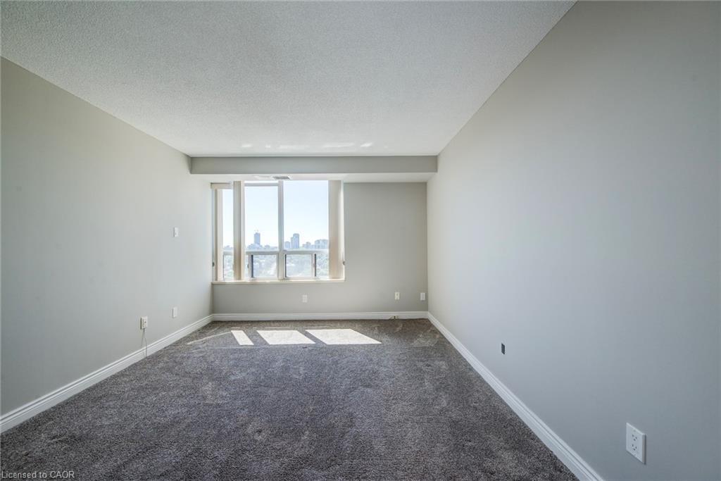 2203-6 Willow Street, Waterloo, ON - Indoor Photo Showing Other Room