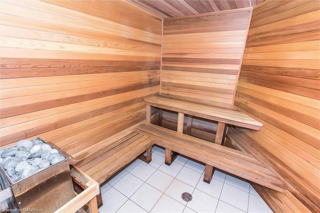 2203-6 Willow Street, Waterloo, ON - Indoor Photo Showing Other Room