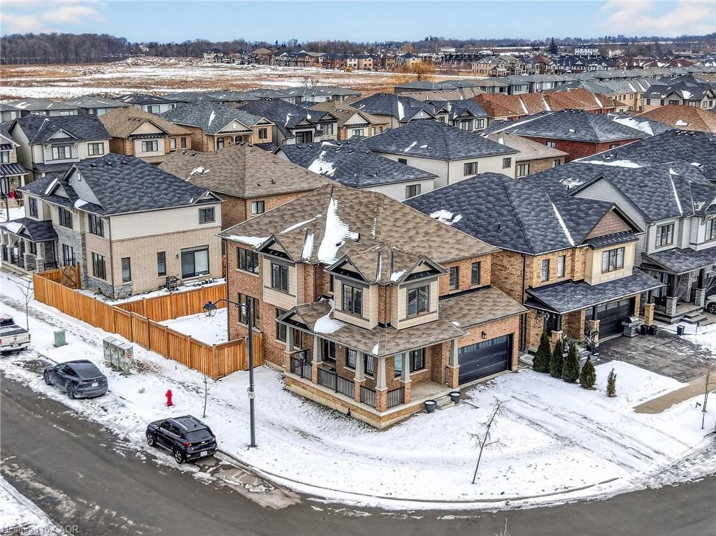 47 Pagebrook Crescent, Hamilton, ON - Outdoor