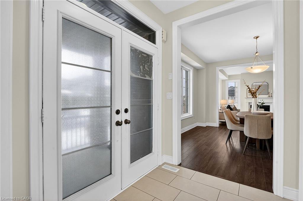 47 Pagebrook Crescent, Hamilton, ON - Indoor Photo Showing Other Room