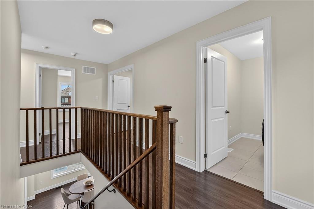 47 Pagebrook Crescent, Hamilton, ON - Indoor Photo Showing Other Room