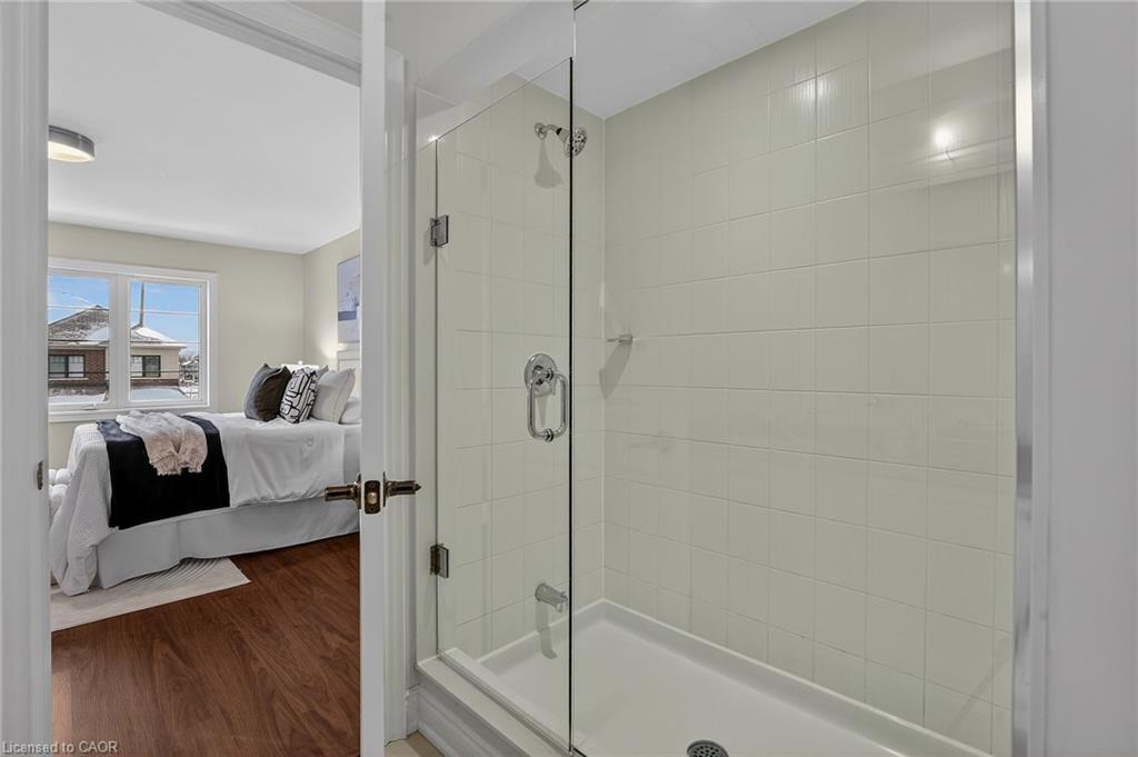 47 Pagebrook Crescent, Hamilton, ON - Indoor Photo Showing Bathroom