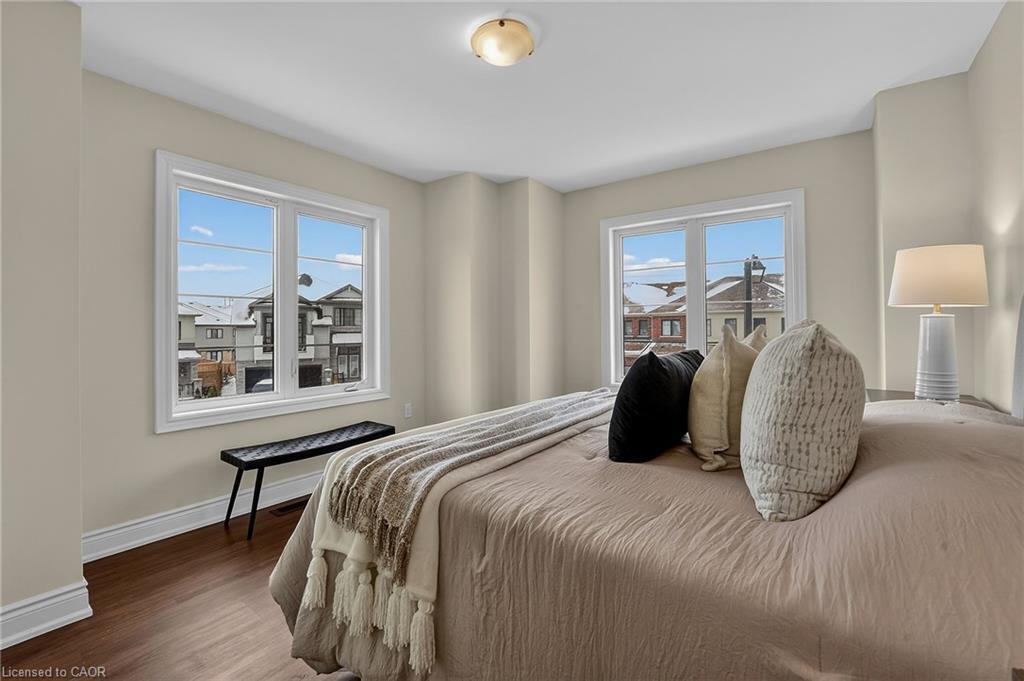 47 Pagebrook Crescent, Hamilton, ON - Indoor Photo Showing Bedroom