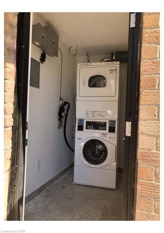 15 Millwood Crescent, Kitchener, ON - Indoor Photo Showing Laundry Room