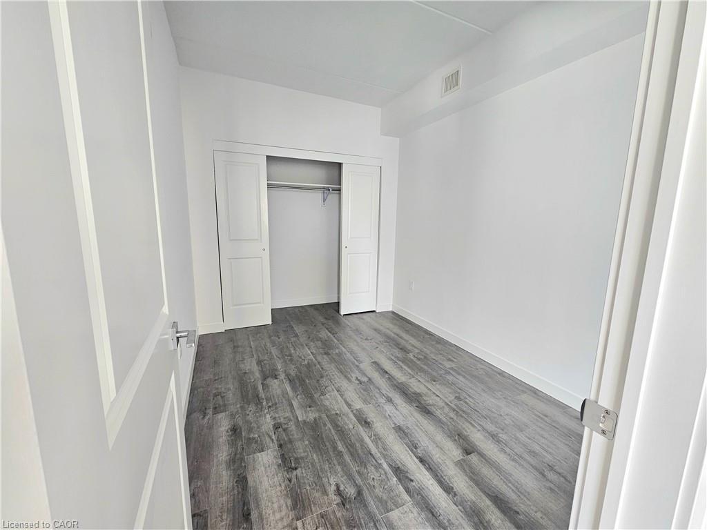 214-7549A Kalar Road, Niagara Falls, ON - Indoor Photo Showing Other Room