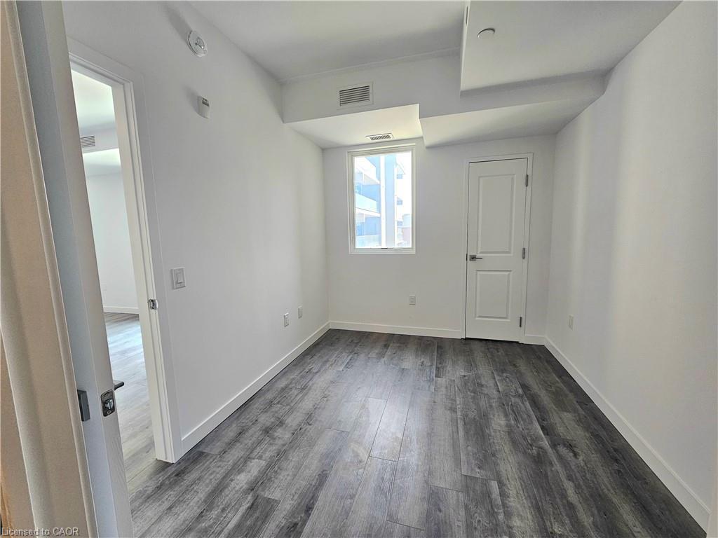 214-7549A Kalar Road, Niagara Falls, ON - Indoor Photo Showing Other Room