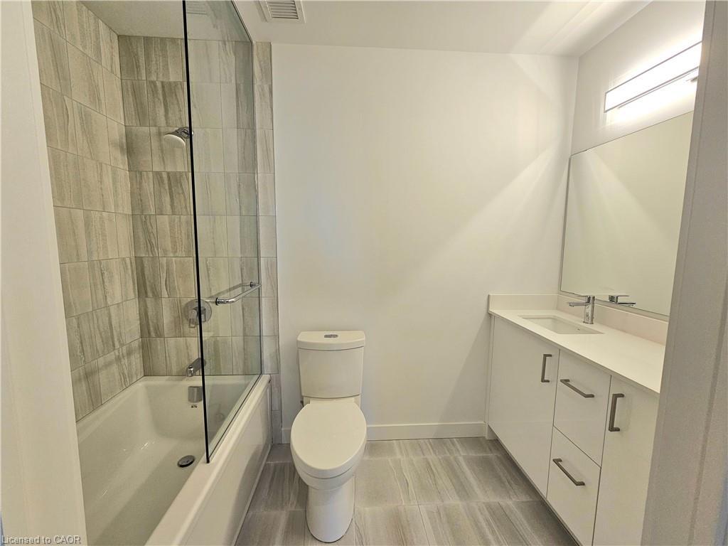 214-7549A Kalar Road, Niagara Falls, ON - Indoor Photo Showing Bathroom