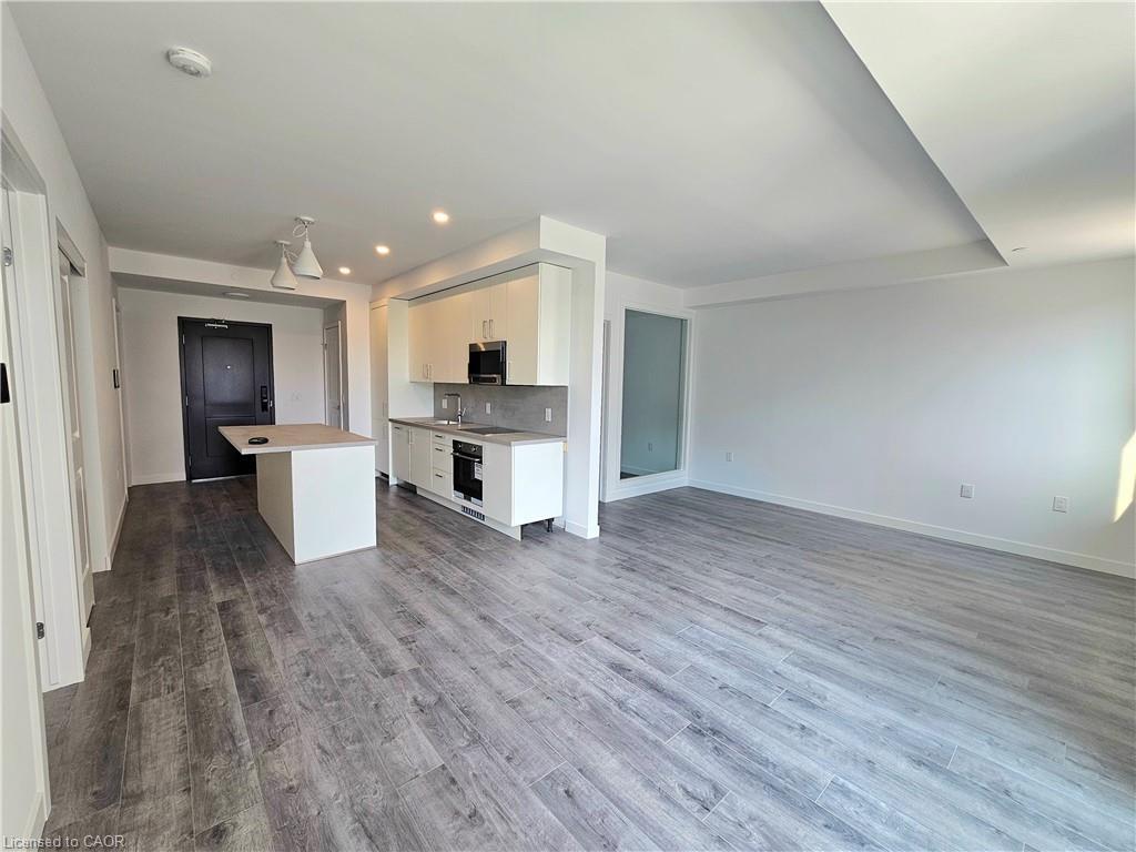 214-7549A Kalar Road, Niagara Falls, ON - Indoor Photo Showing Kitchen