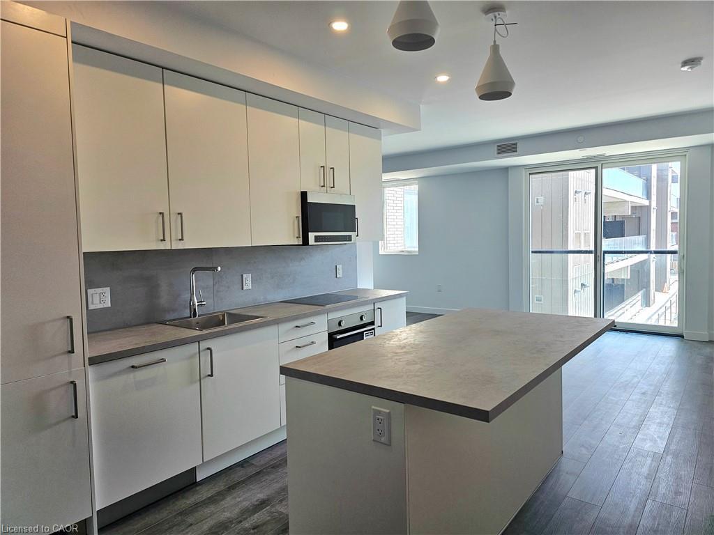 214-7549A Kalar Road, Niagara Falls, ON - Indoor Photo Showing Kitchen