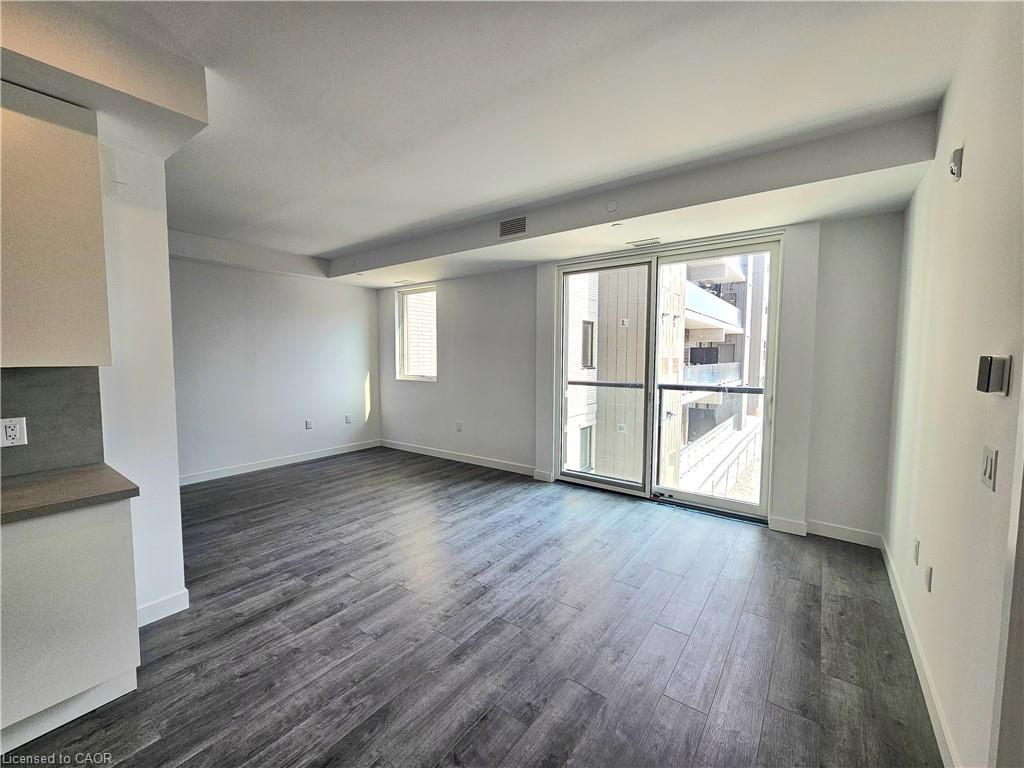 214-7549A Kalar Road, Niagara Falls, ON - Indoor Photo Showing Other Room