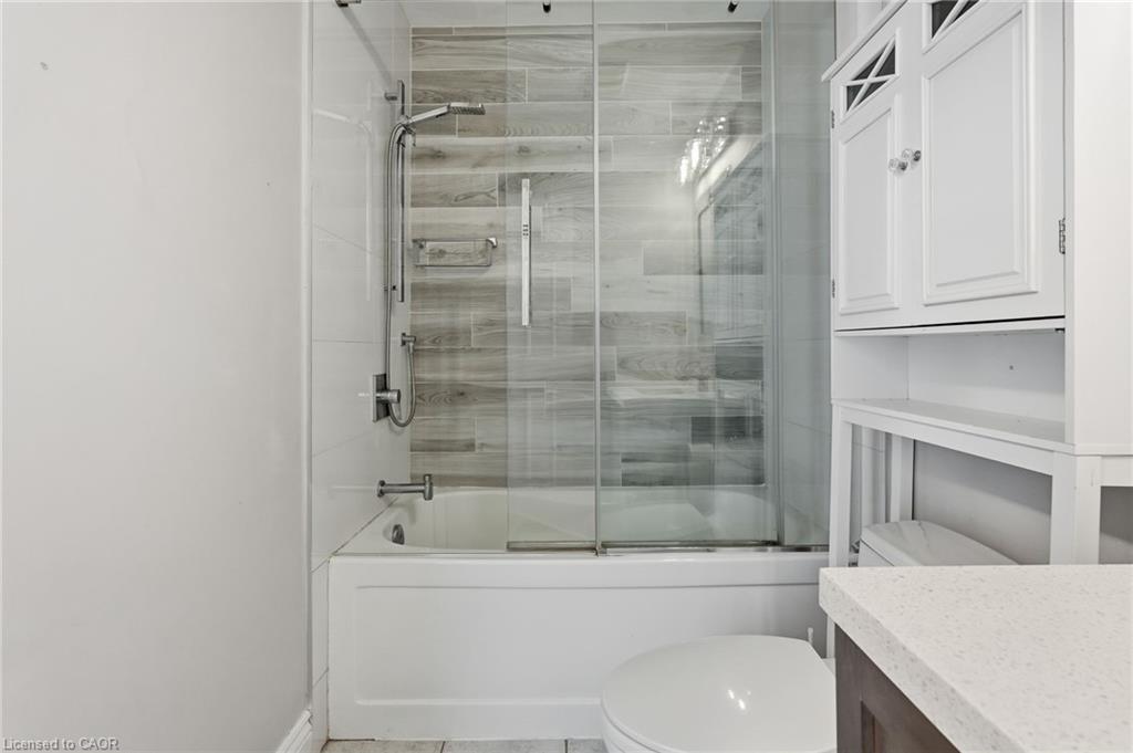 48-7 Sirente Drive, Hamilton, ON - Indoor Photo Showing Bathroom