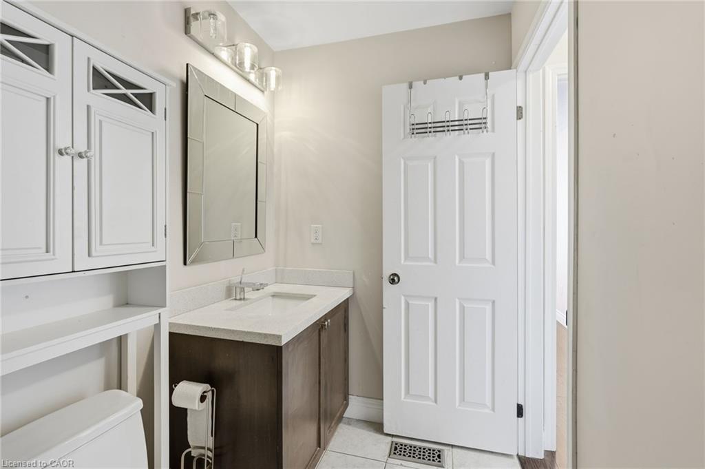 48-7 Sirente Drive, Hamilton, ON - Indoor Photo Showing Bathroom