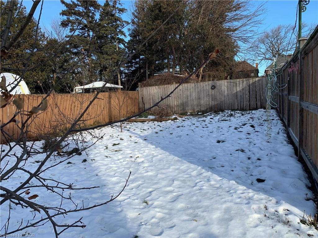 405-2 Macnab Street N, Hamilton, ON - Outdoor