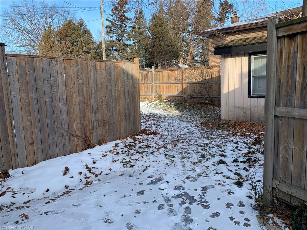 405-2 Macnab Street N, Hamilton, ON - Outdoor