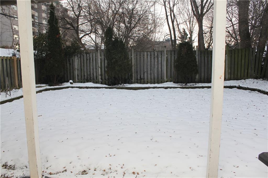 2-696 Ninth Avenue, Hamilton, ON - Outdoor