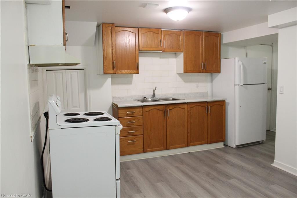 2-696 Ninth Avenue, Hamilton, ON - Indoor Photo Showing Kitchen With Double Sink