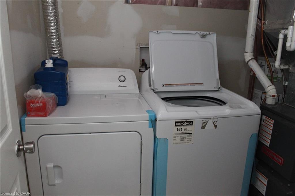 2-696 Ninth Avenue, Hamilton, ON - Indoor Photo Showing Laundry Room