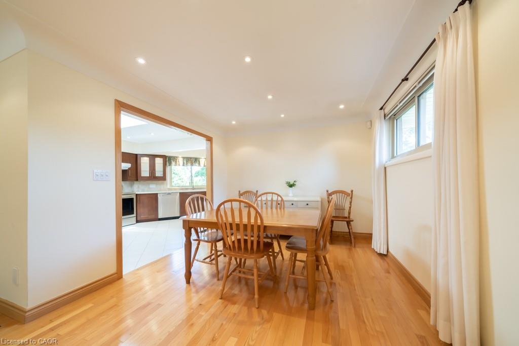 47 Westminster Avenue, Hamilton, ON - Indoor Photo Showing Dining Room