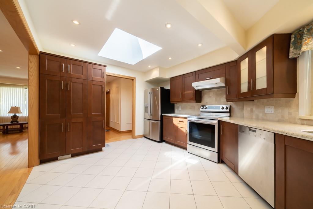 47 Westminster Avenue, Hamilton, ON - Indoor Photo Showing Kitchen