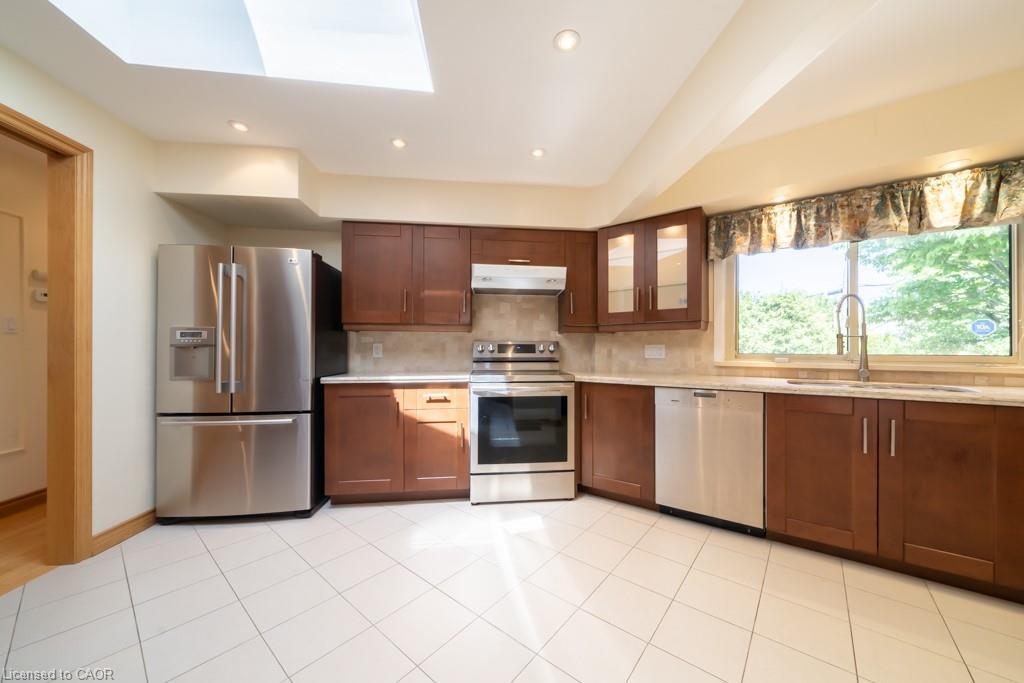 47 Westminster Avenue, Hamilton, ON - Indoor Photo Showing Kitchen