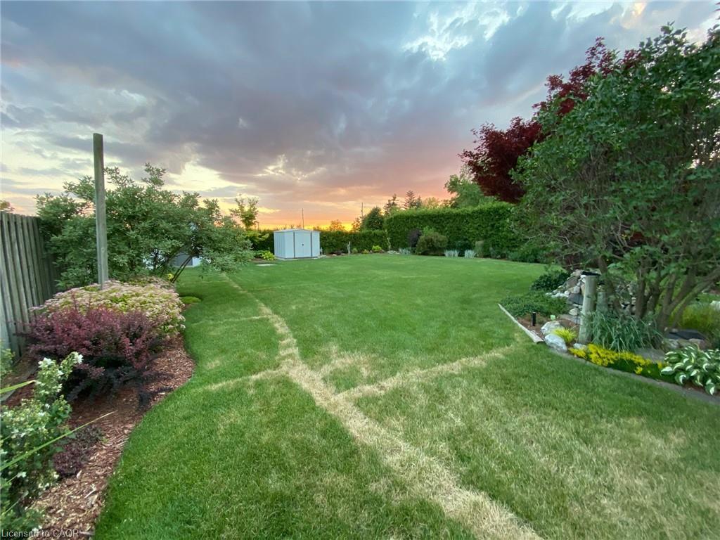 18 Ross Street, Waterford, ON - Outdoor