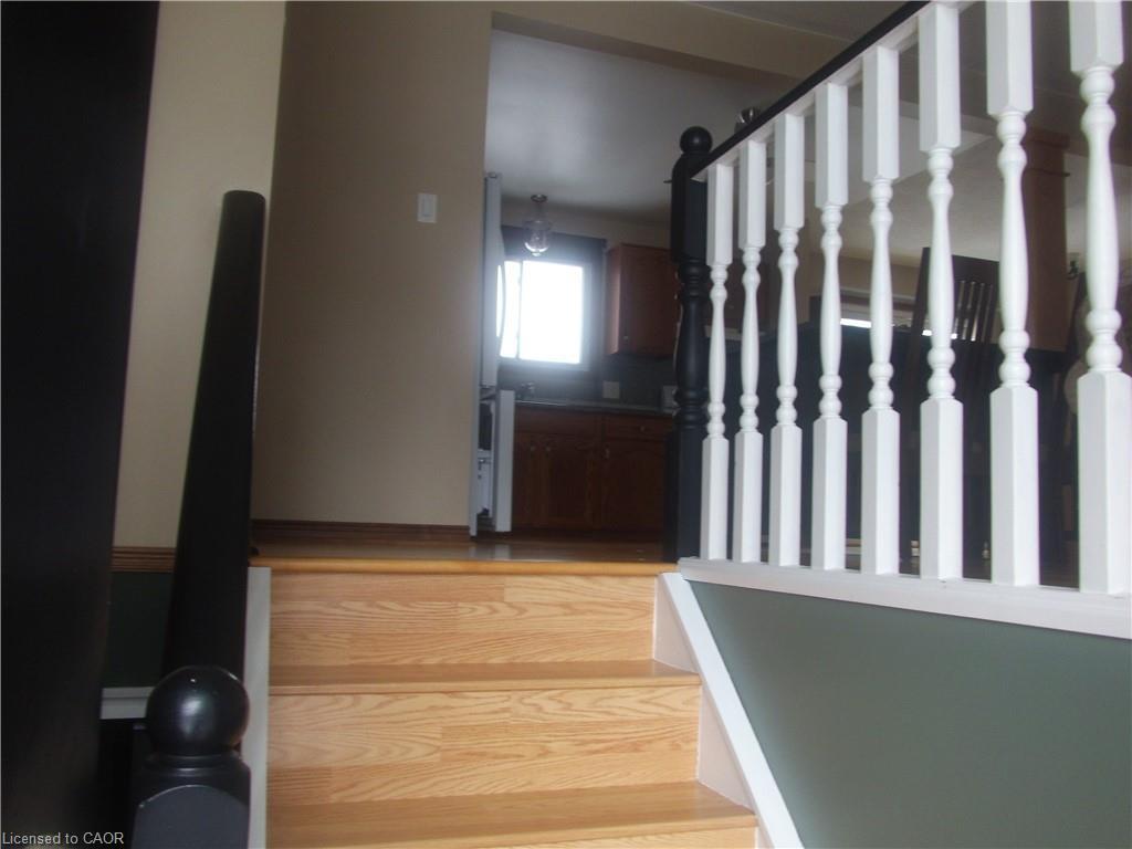 18 Ross Street, Waterford, ON - Indoor Photo Showing Other Room