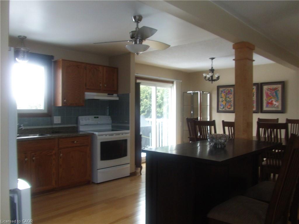 18 Ross Street, Waterford, ON - Indoor Photo Showing Kitchen